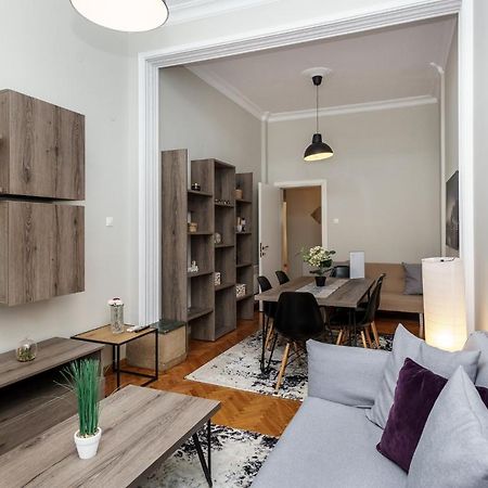 C.4 Red Rose #Colony_Central_Apartment Tesalonika Bagian luar foto