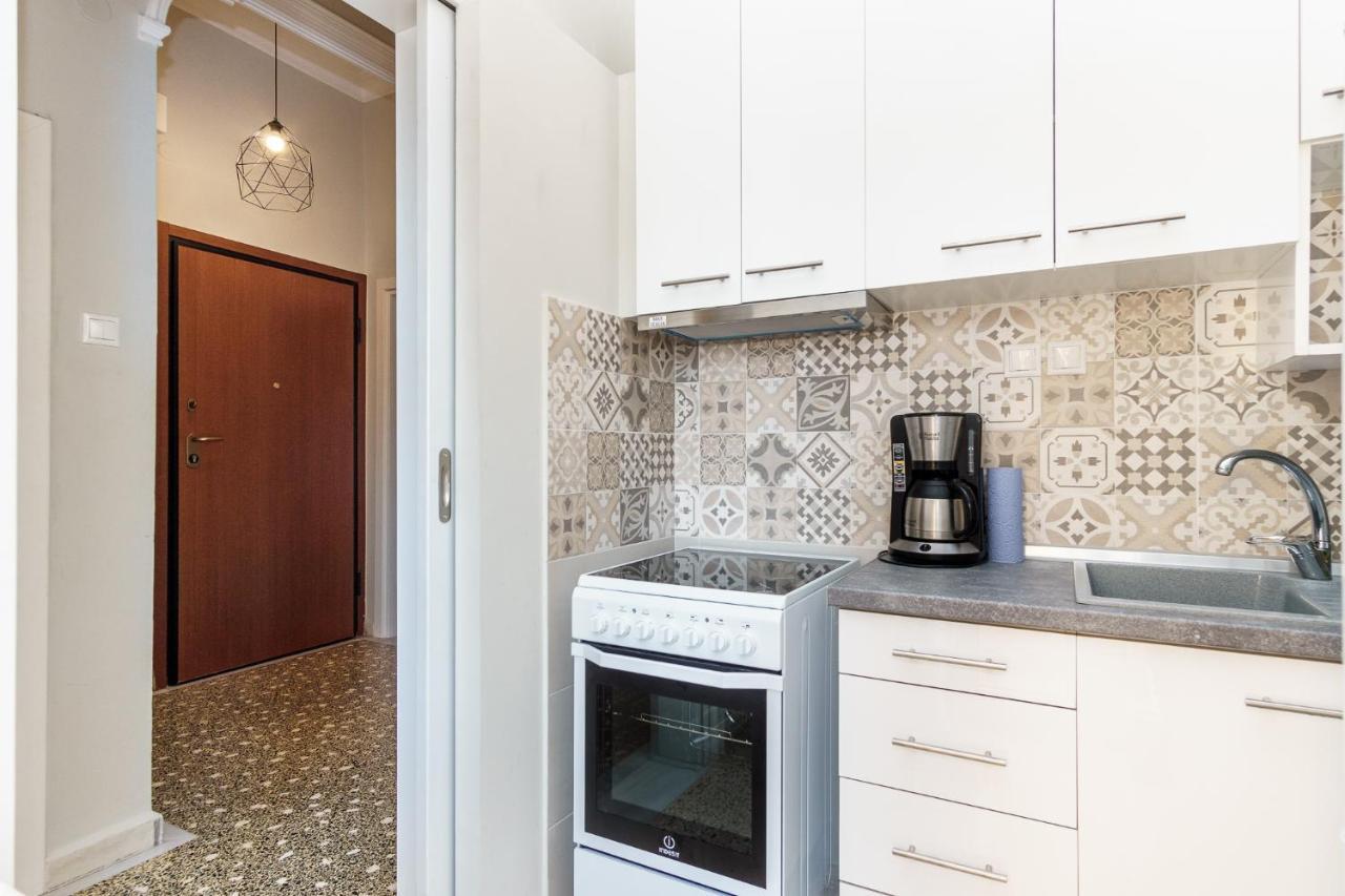 C.4 Red Rose #Colony_Central_Apartment Tesalonika Bagian luar foto