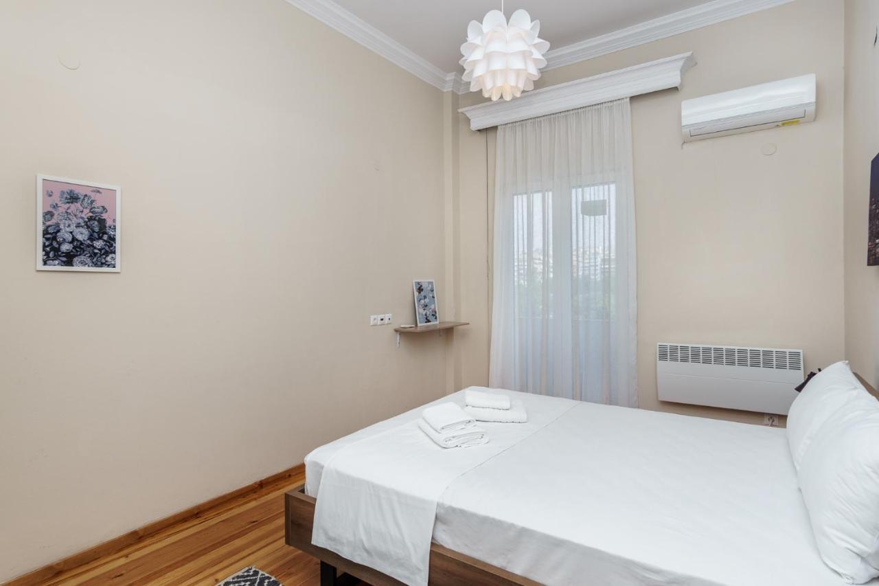 C.4 Red Rose #Colony_Central_Apartment Tesalonika Bagian luar foto