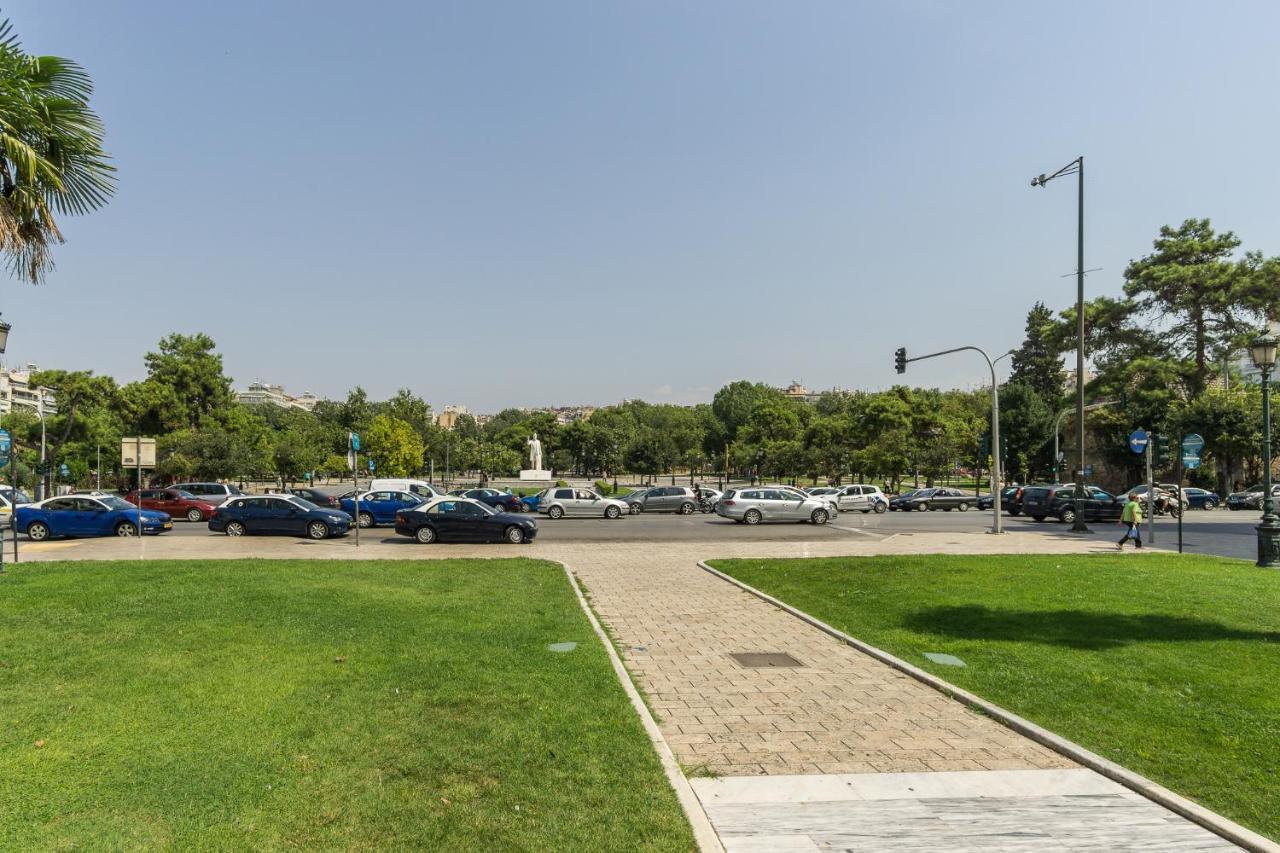 C.4 Red Rose #Colony_Central_Apartment Tesalonika Bagian luar foto